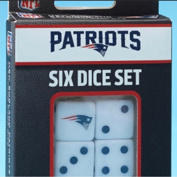 🎁🏈 2pc NFL New England Patriots Poker Chips & Dice Set - Picture 2 of 2